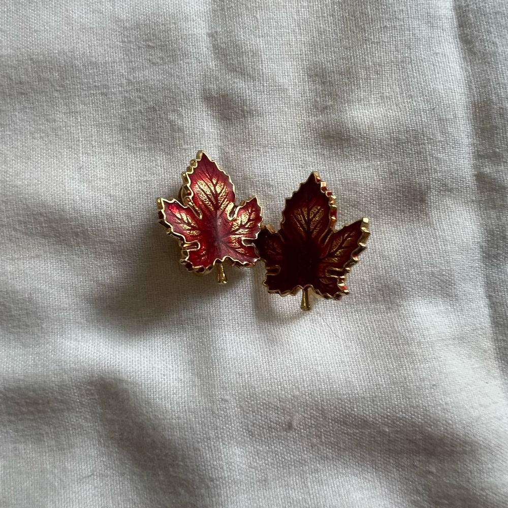 Vintage Elegant Red Leaf Earrings